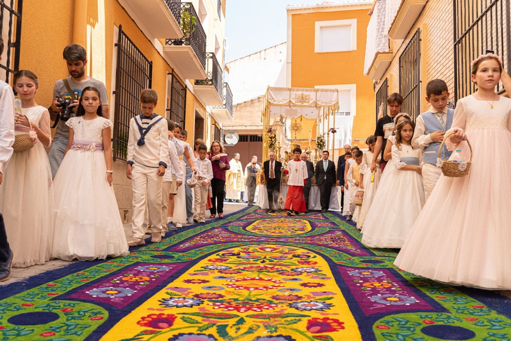 Alfombras de serrín de Elche de la Sierra (Albacete).