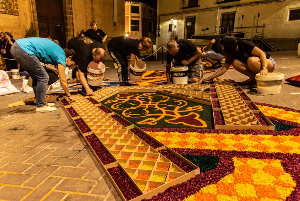 Alfombras de serrín de Elche de la Sierra (Albacete).