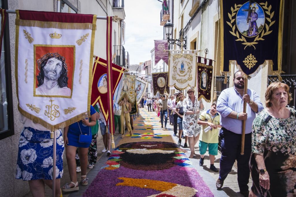 Alfombras de serrín de San Vicente de Alcántara (Badajoz).