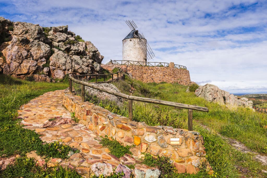 Ruta del risco de Los Yébenes (Toledo).