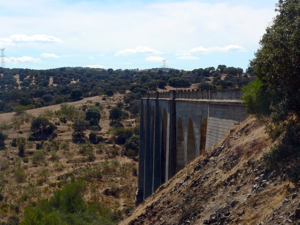 Viaducto en la Vía Verde de La Jara (Toledo).