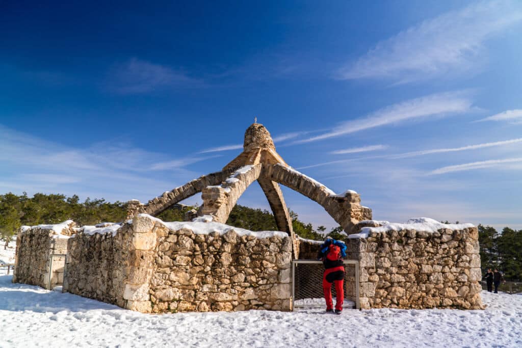 La Cava Gran de Agres, un nevero de gran simbolismo en la Comunitat Valenciana. Por MiguelAngel