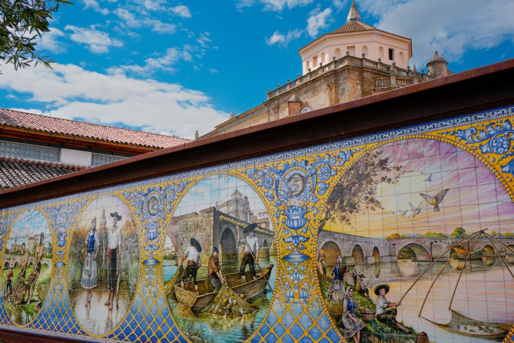 Mural cerámico en el museo etnográfico de Talavera de la Reina (Toledo).