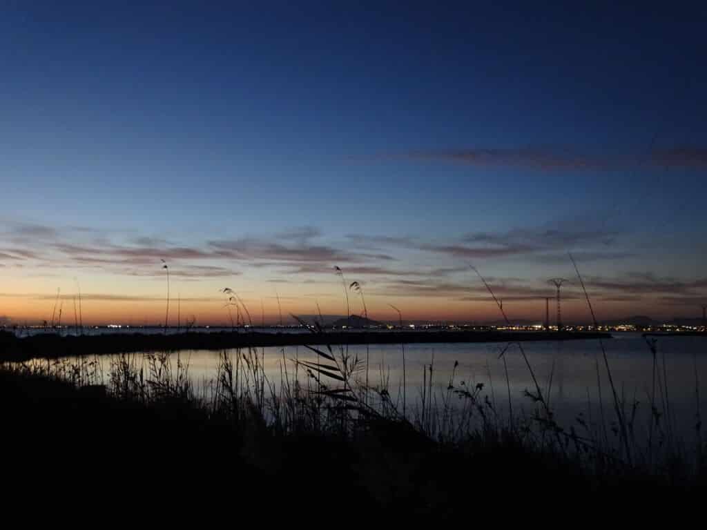 Anochecer en las salinas de San Pedro del Pinatar (Murcia). Por Pablirous