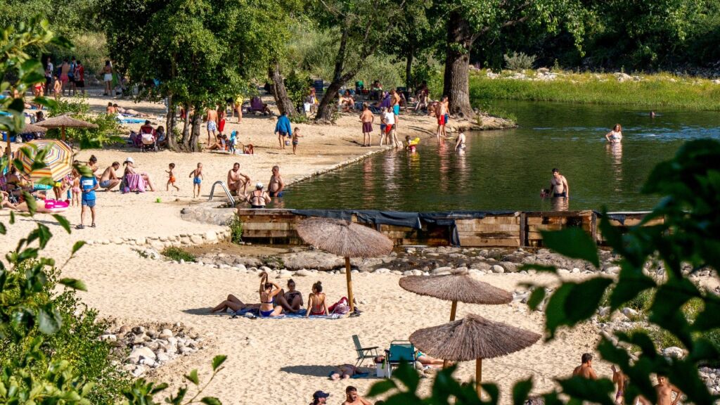 Playa fluvial La Pesquerona, en Cabezuela del Valle (Cáceres).