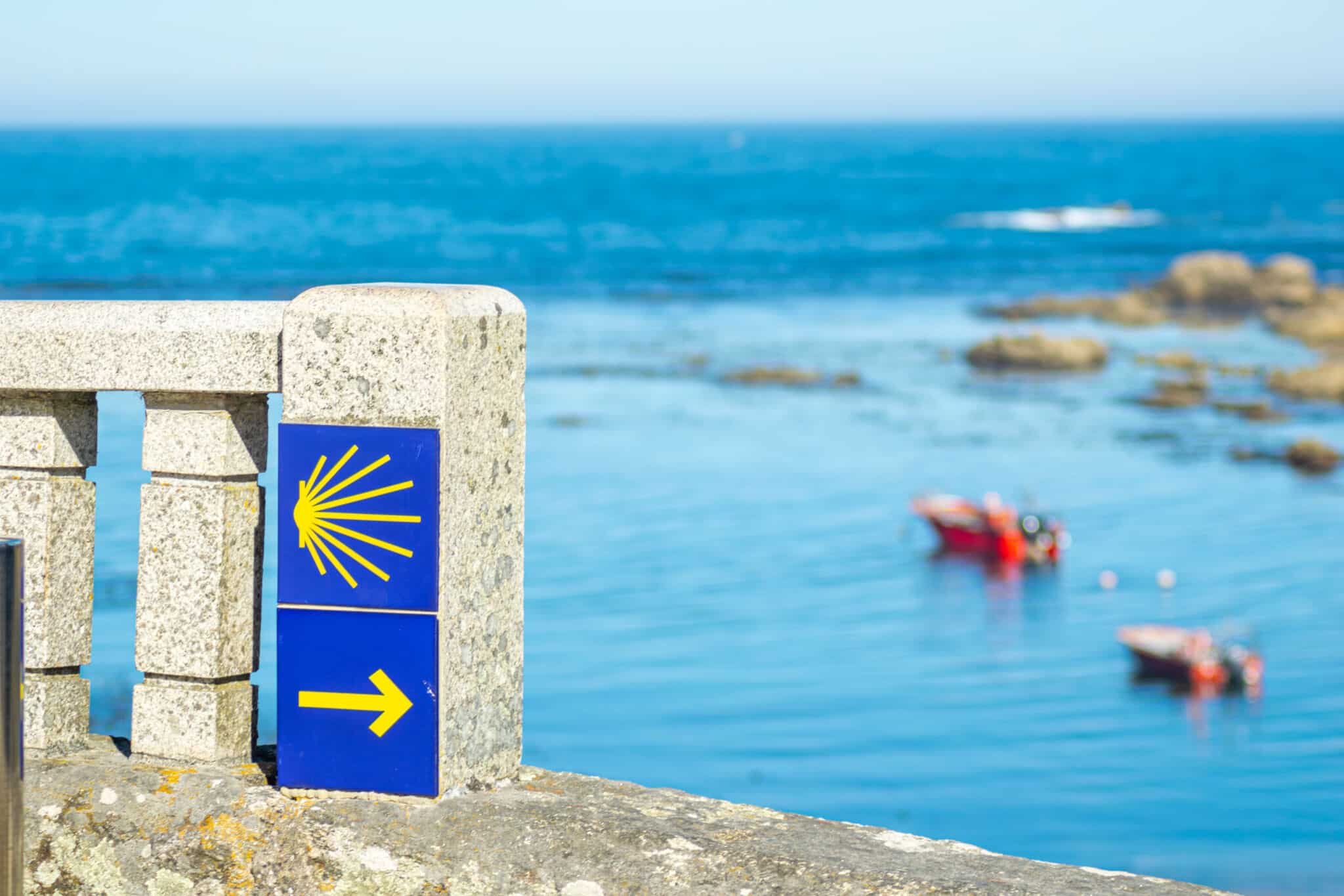 En barco por el Camino de Santiago: la ruta jacobea más fresca y desconocida va por el mar