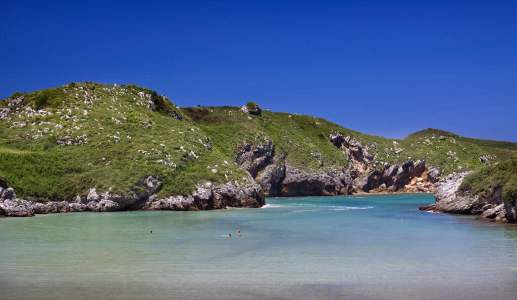 AdobeStock_24443786_playa_poo_asturias-1024x595.jpeg