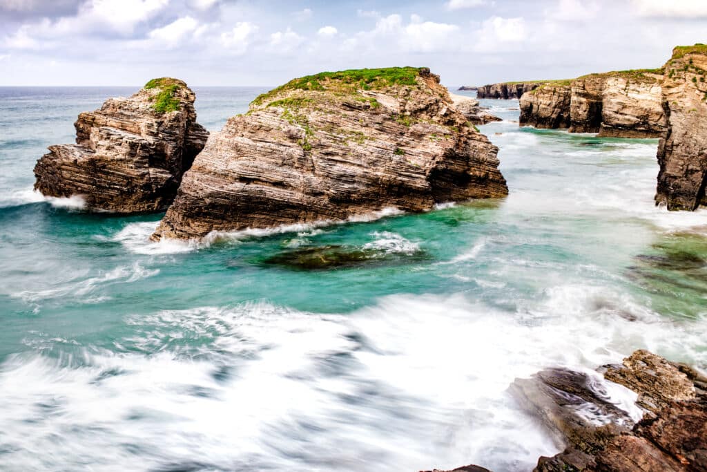 Pleamar en la Playa de las Catedrales de Ribadeo (Galicia). Por FRAN VARGAS