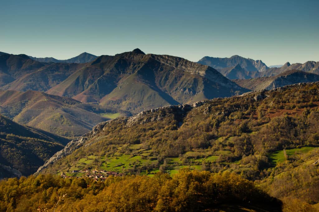 Vista del Parque Natural de Redes, Reserva de la Biosfera (Asturias). Por @calosjota