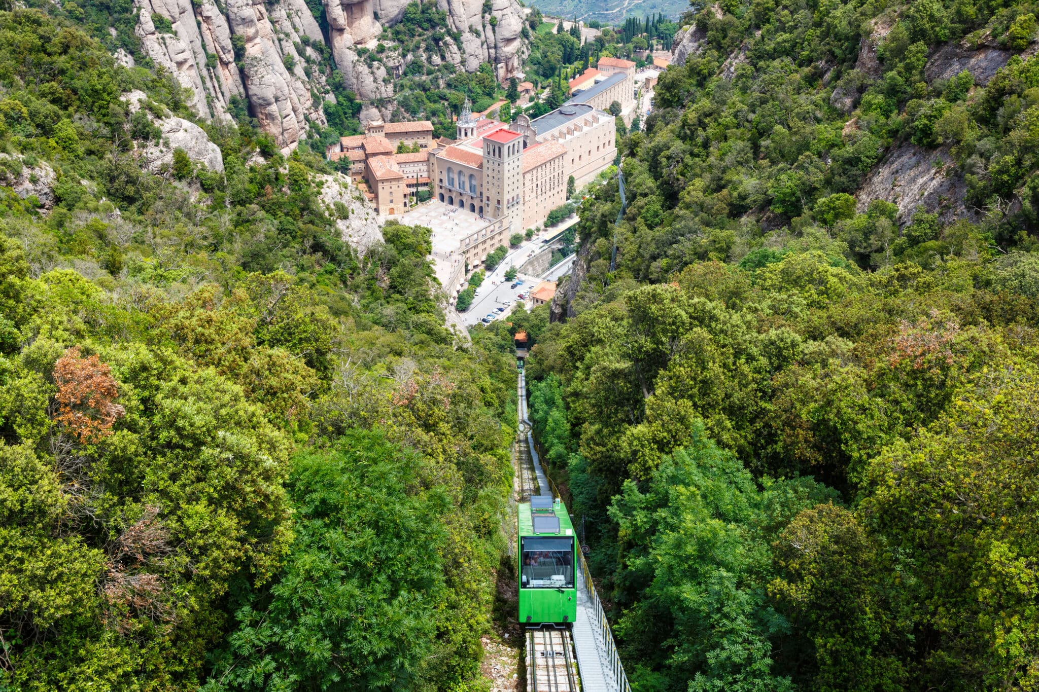 7 destinos de montaña a los que se puede llegar en transporte público