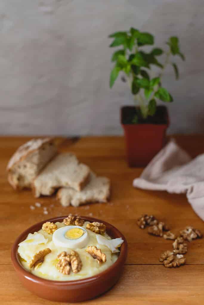 Atascaburras, plato típico manchego. Por almoderna