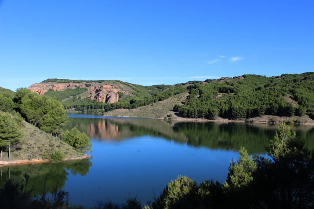 El embalse del Val, en Los Fayos (Zaragoza). Por jimenezar