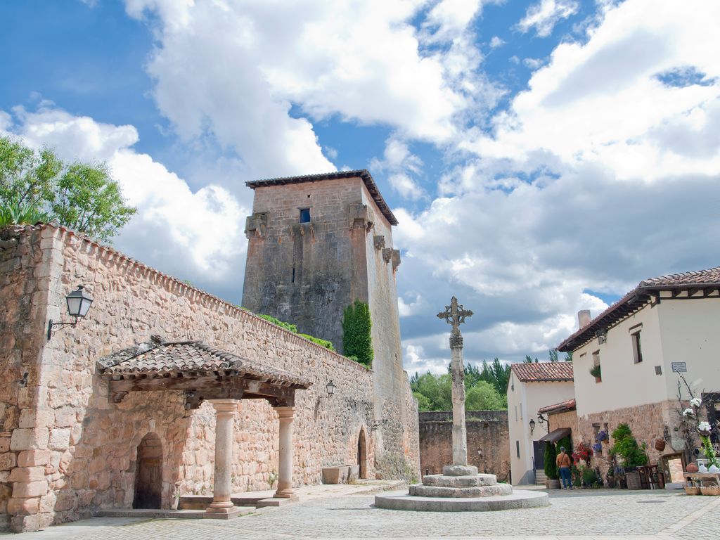 Torreón de Fernán González, en Covarrubias (Burgos)