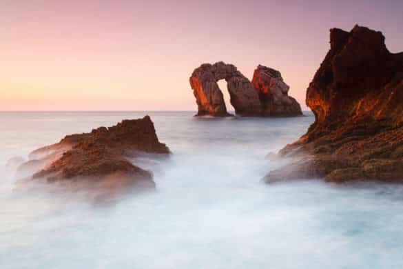 Costa Quebrada: acantilados y playas vírgenes