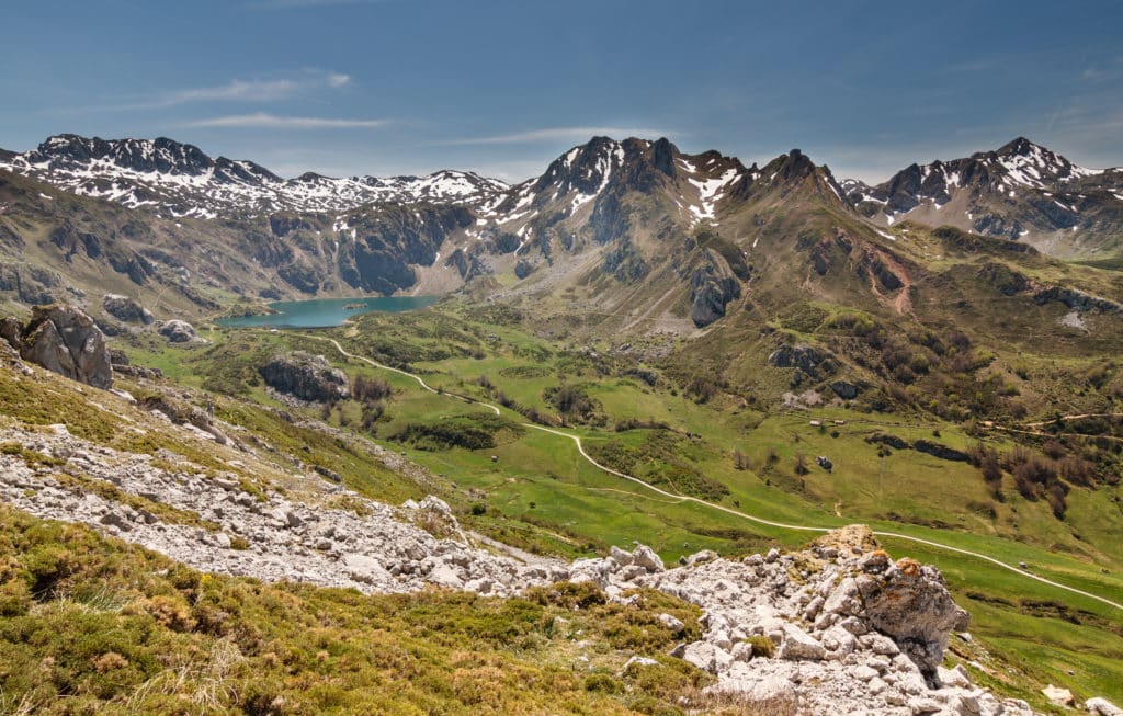 Ruta por los Lagos de Saliencia