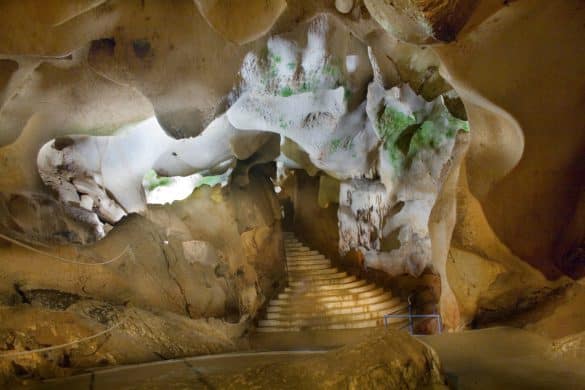 La cueva del Tesoro de Málaga: una maravilla de origen marino única en Europa