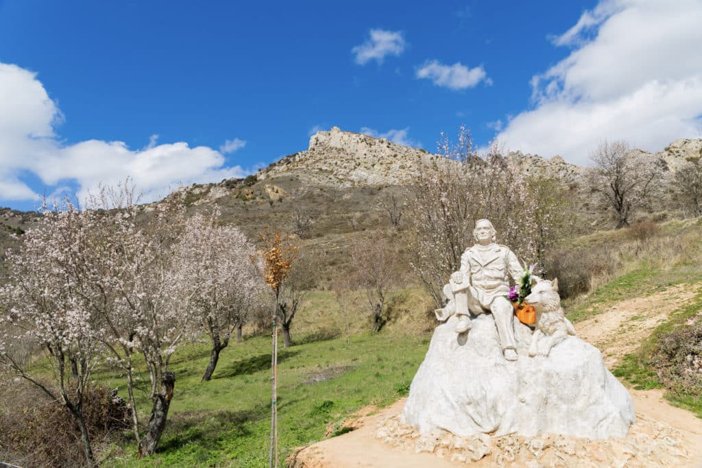 Estatua de Félix Rodríguez de la Fuente en Poza de Sal