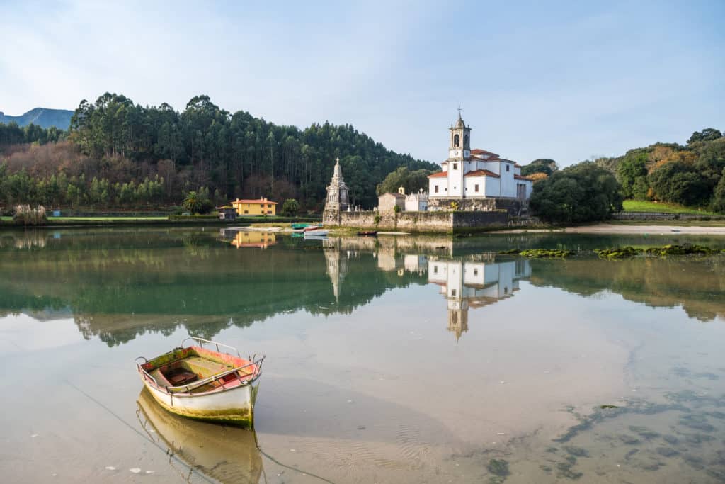 Iglesia de Niembro