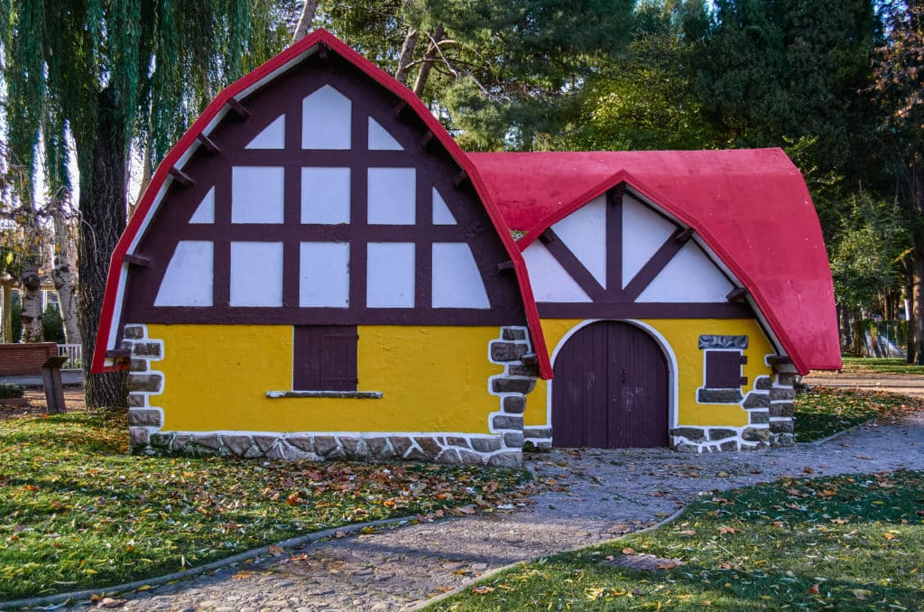 Biblioteca Infantil Casa de Blancanieves, en Huesca