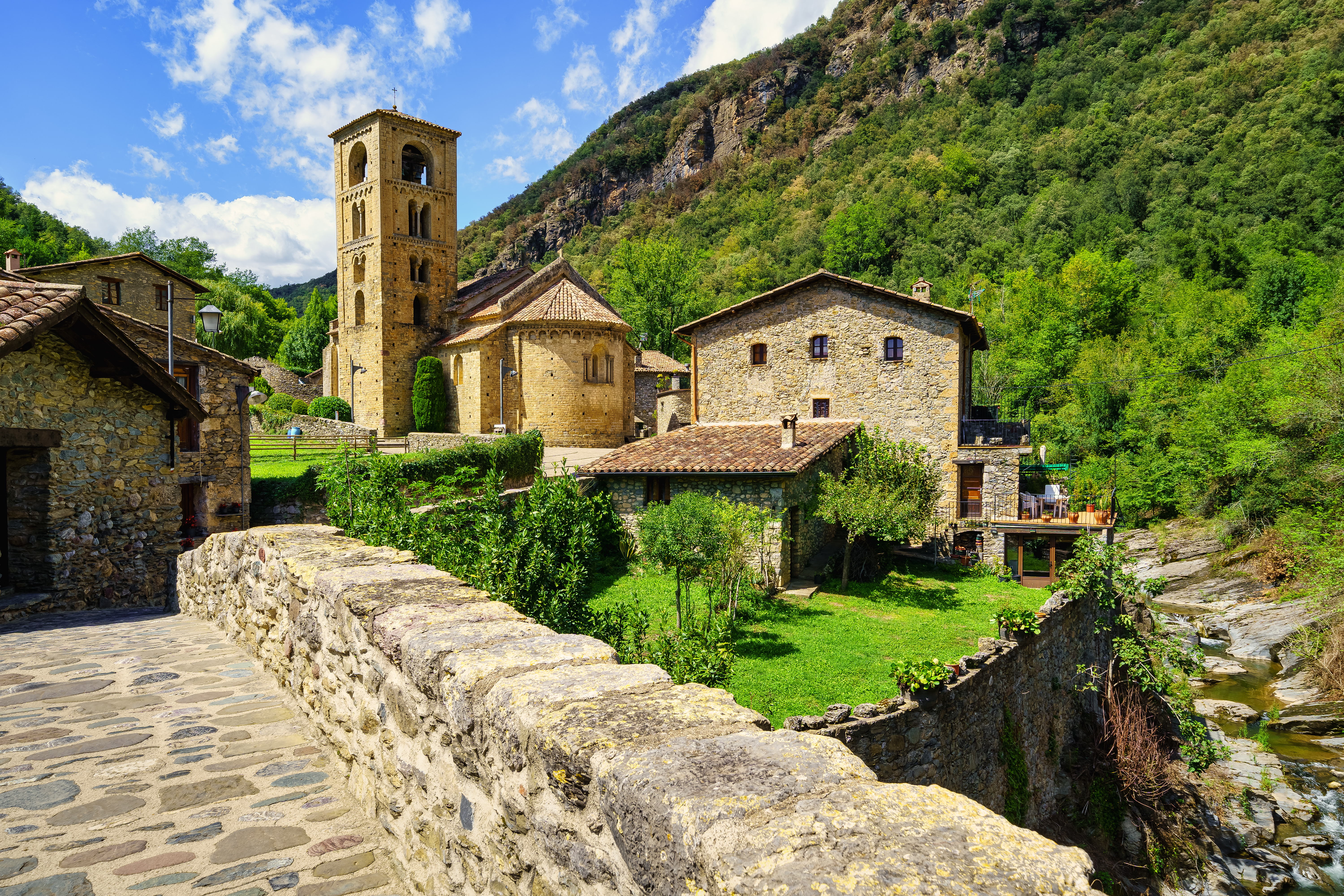 Beget, situado en una de las rutas por el Pirineo catalán