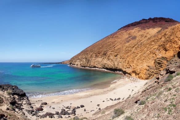 La Graciosa, la isla salvaje y sin asfalto de Canarias