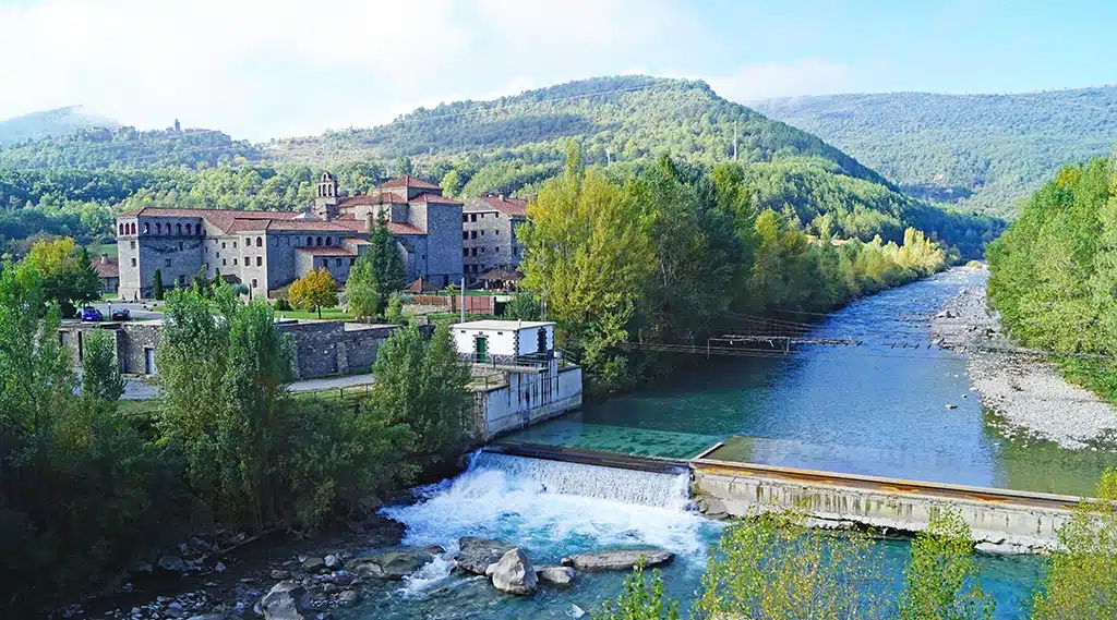 Boltaña, ‘la redonda y bonita’ villa aragonesa rodeada de piscinas ...