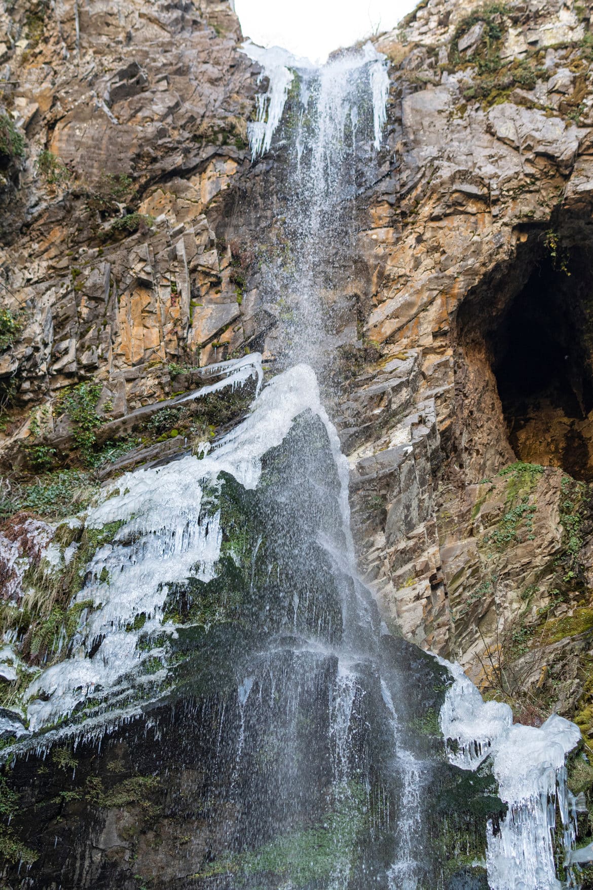 7 rutas con cascadas por los Montes de León