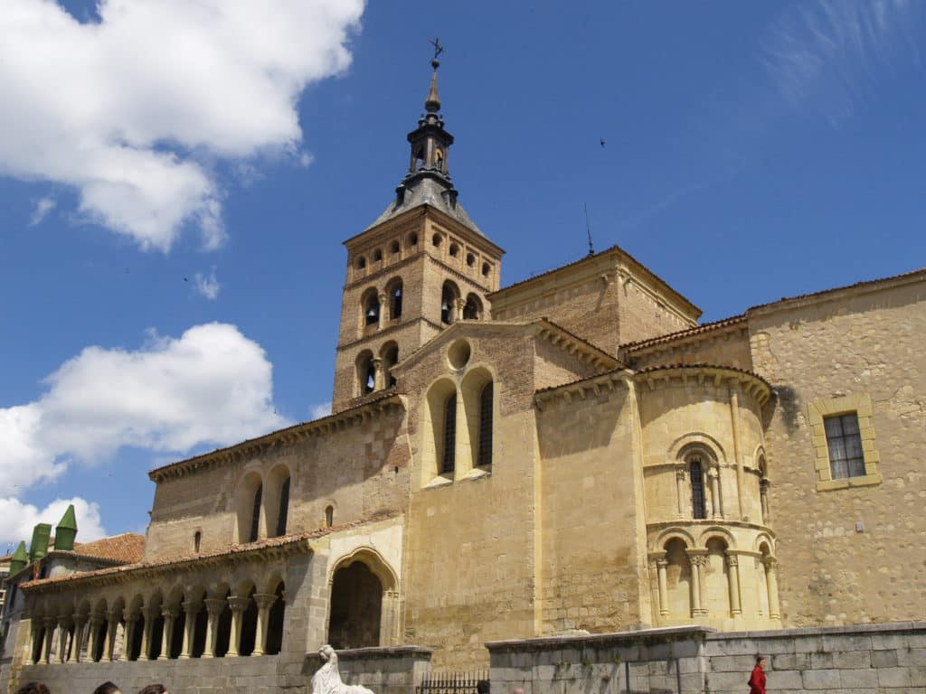 Iglesia de San Martín de Tours en Segovia, joyas del románico español