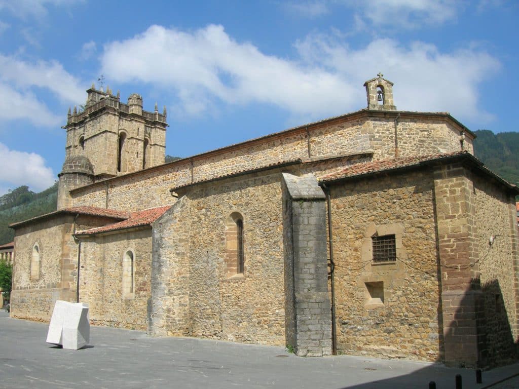 Colegiata de Santa María La Mayor de Salas.
