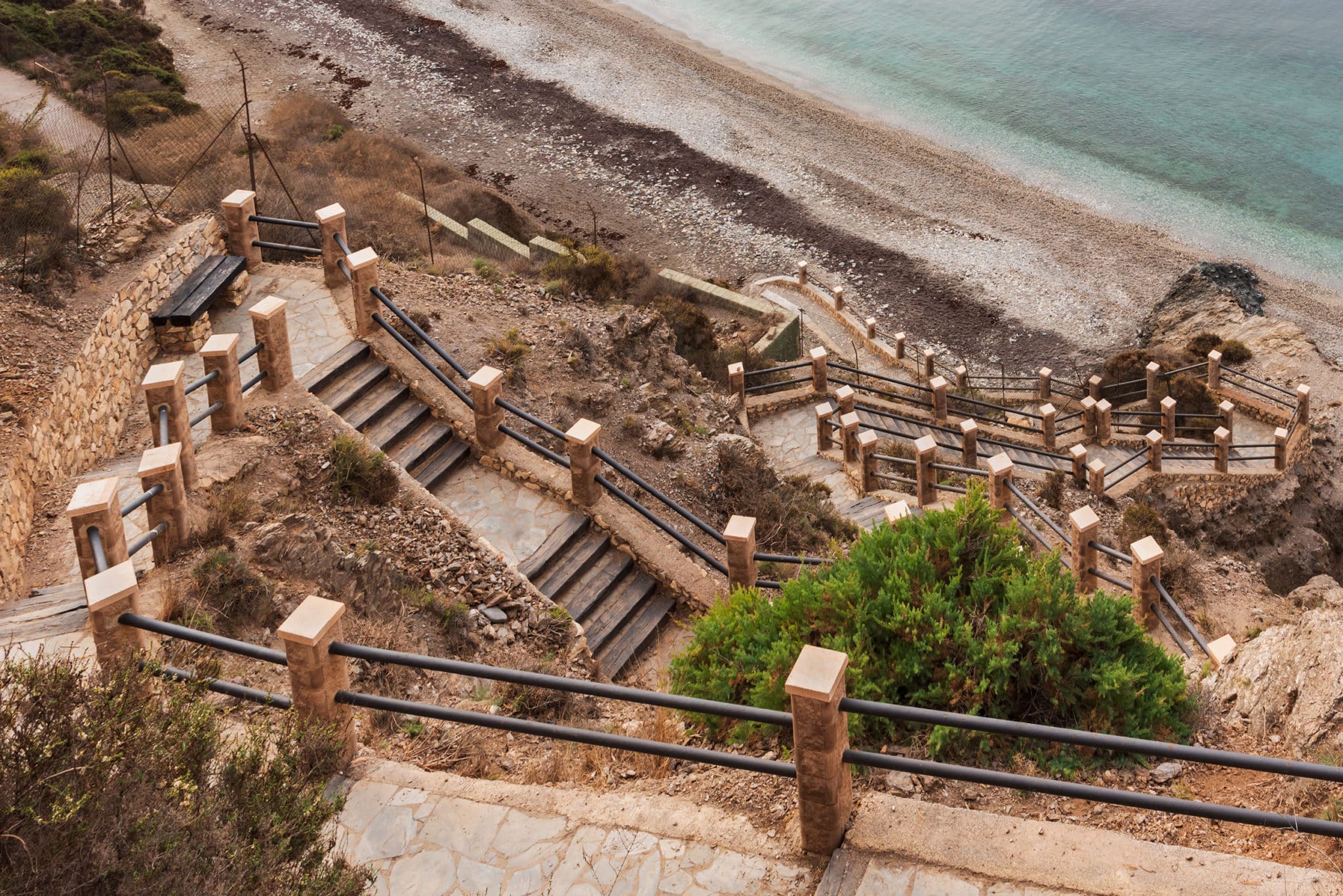 6 pueblos para visitar en Granada con playa MuyBuenas.es