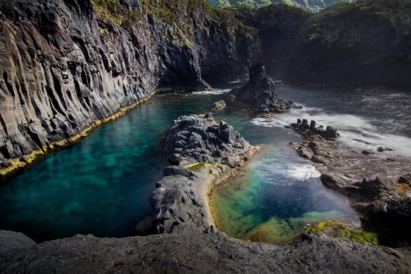 10 lugares increíbles donde bañarse en las islas Azores: cráteres, lagunas y pozas