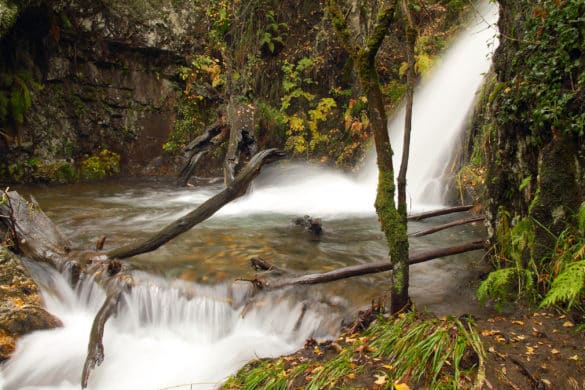 7 rutas con cascadas por los Montes de León