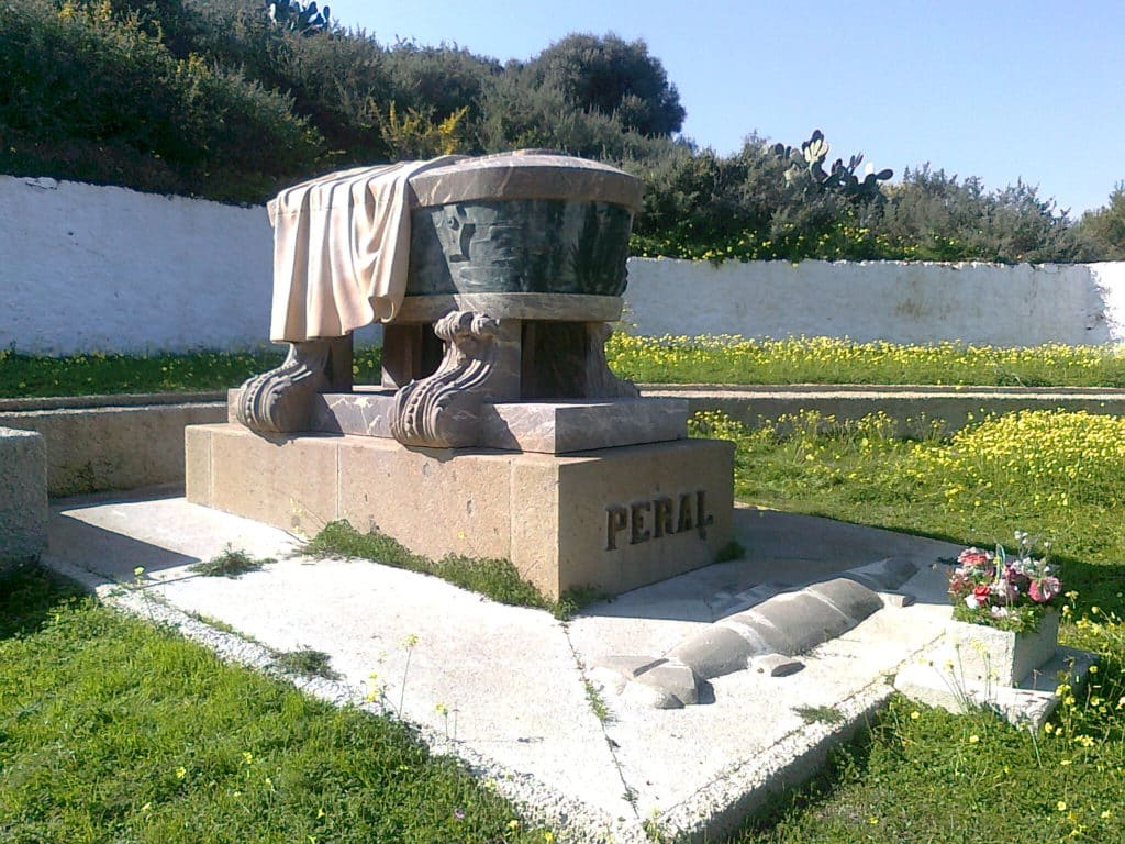 Sepultura de Isaac Peral en el cementerio de Nuestra Señora de los Remedios Cartagena