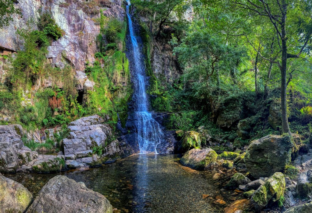 Cascada de Oneta, en Asturias, una de las cascadas de España declaradas Monumento Natural