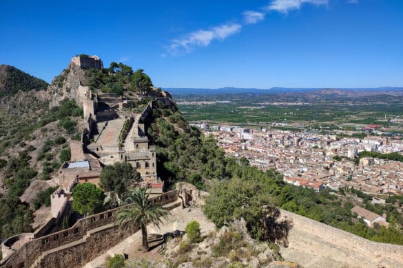 Ruta medieval por Alicante y Valencia: entre palmerales e imponentes castillos