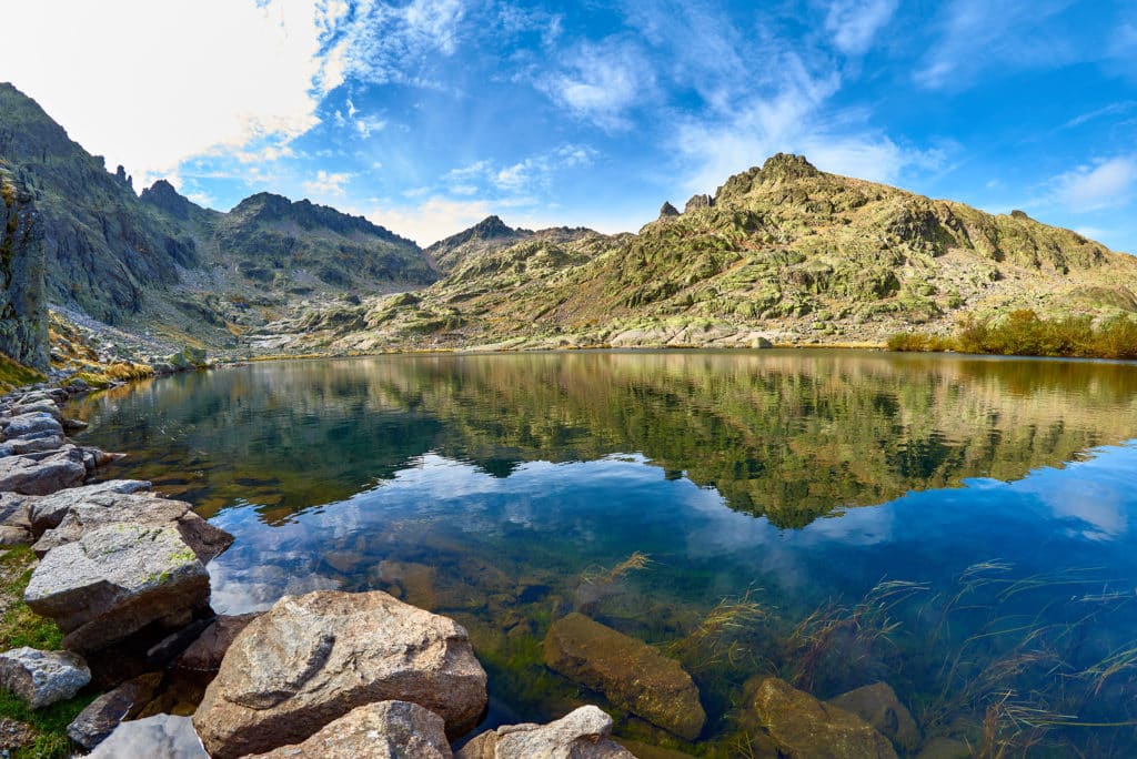 Laguna grande de Gredos, una de las rutas por la sierra de Gredos más bonitas