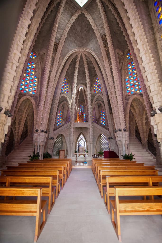 Santuario Mare de Déu de Montserrat, se parece a las obras de Gaudí