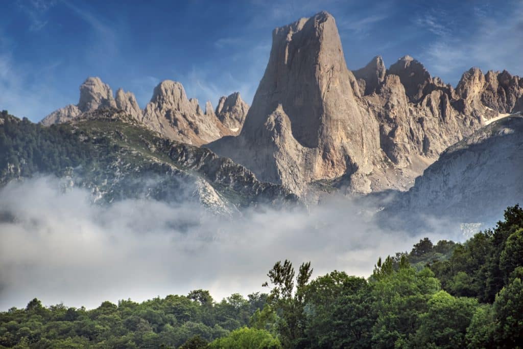 naranjo de bulnes, montaña en Asturias