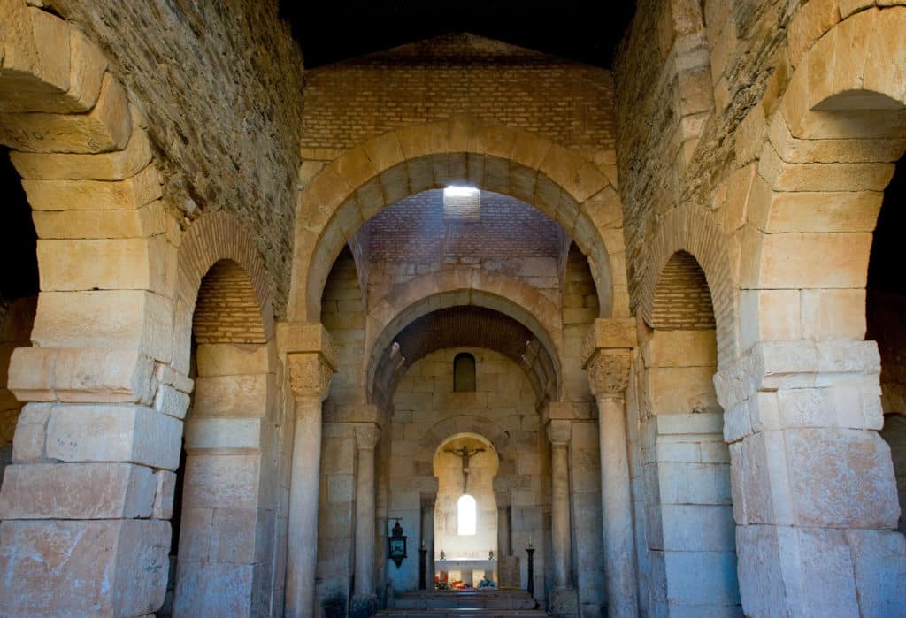 San Pedro de la Nave: austeridad en los interiores de las iglesias visigodas
