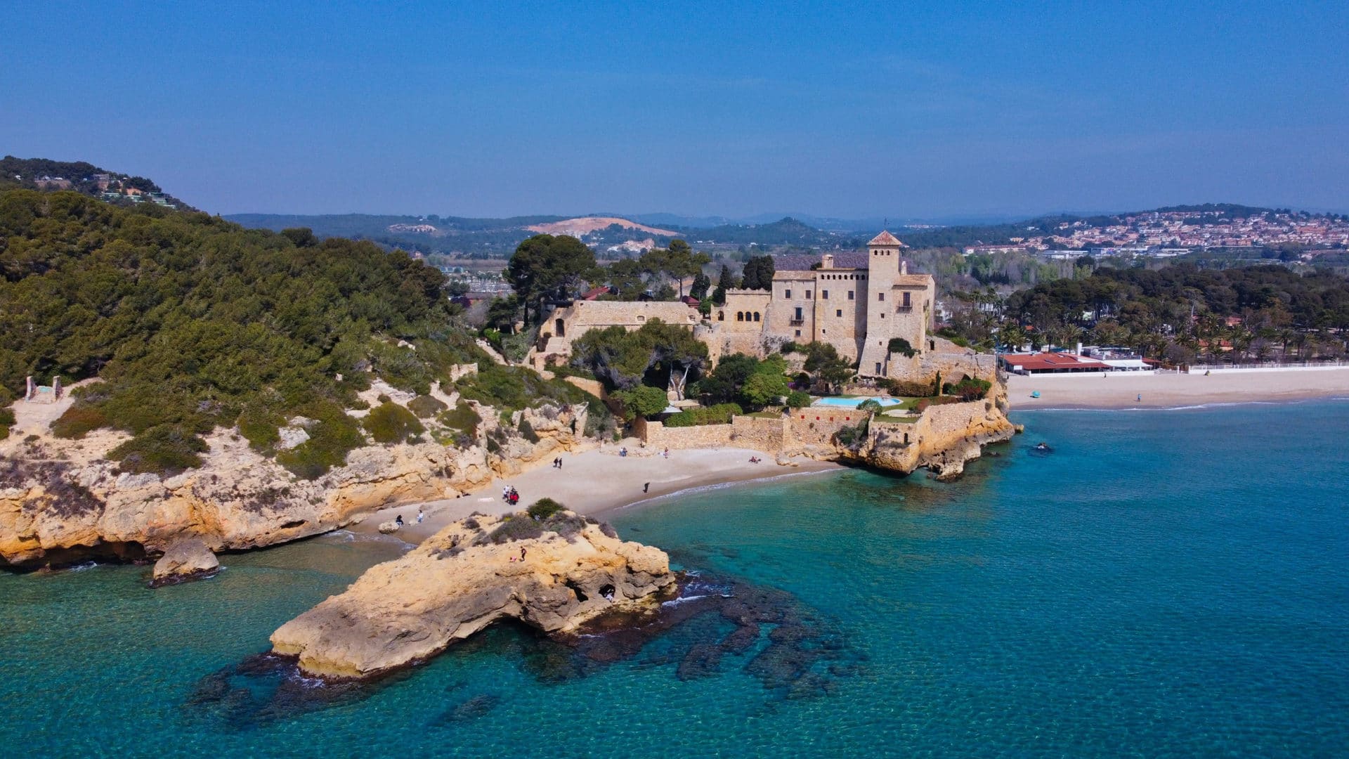 7 playas en España con aguas cristalinas que recuerdan a lugares ...